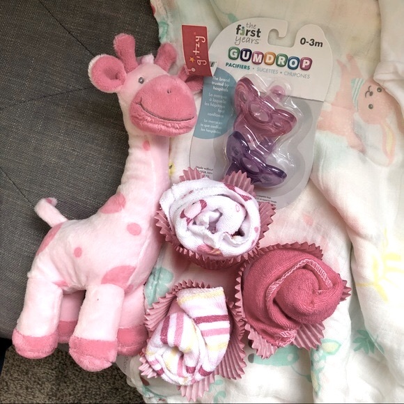 New Baby Girl Gift Box All Brand New Items - Picture 3 of 8